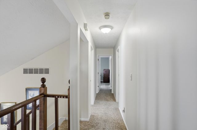 7553 Farm View Circle E, Indianapolis, IN 46256