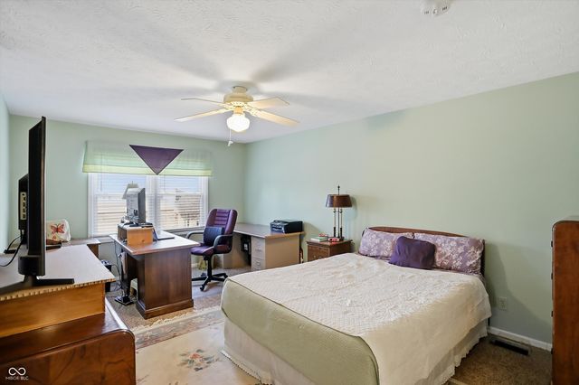 7553 Farm View Circle E, Indianapolis, IN 46256