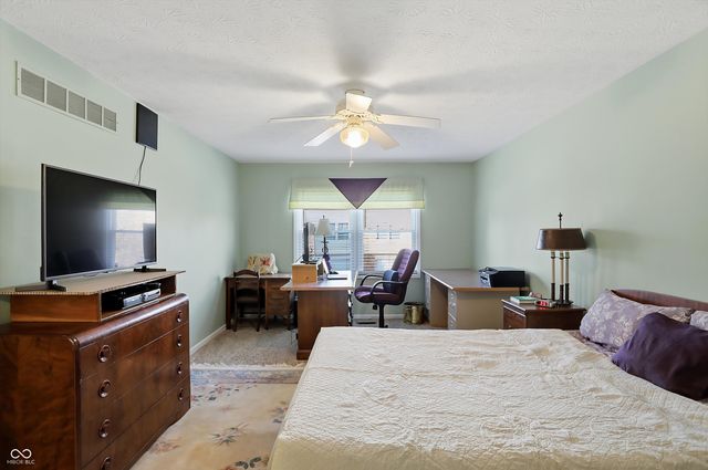 7553 Farm View Circle E, Indianapolis, IN 46256