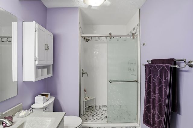 7553 Farm View Circle E, Indianapolis, IN 46256