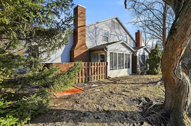 7553 Farm View Circle E, Indianapolis, IN 46256