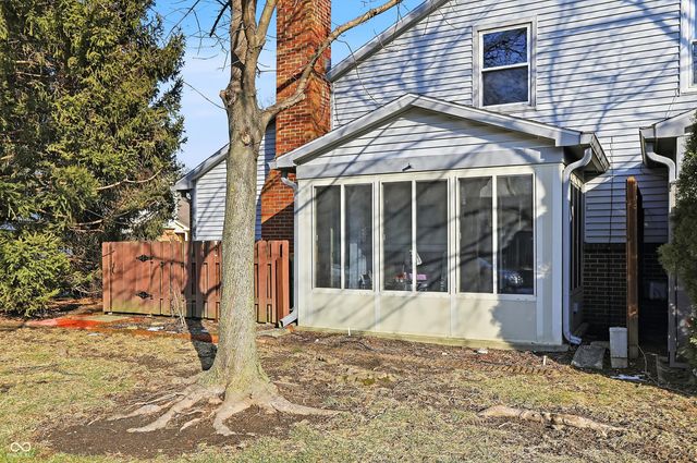 7553 Farm View Circle E, Indianapolis, IN 46256