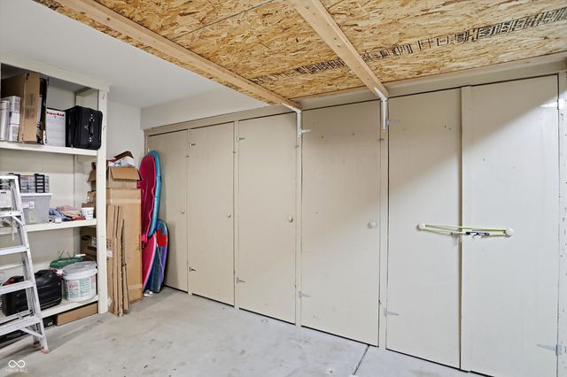 7553 Farm View Circle E, Indianapolis, IN 46256