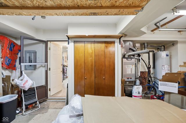 7553 Farm View Circle E, Indianapolis, IN 46256