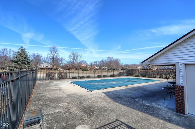 7553 Farm View Circle E, Indianapolis, IN 46256