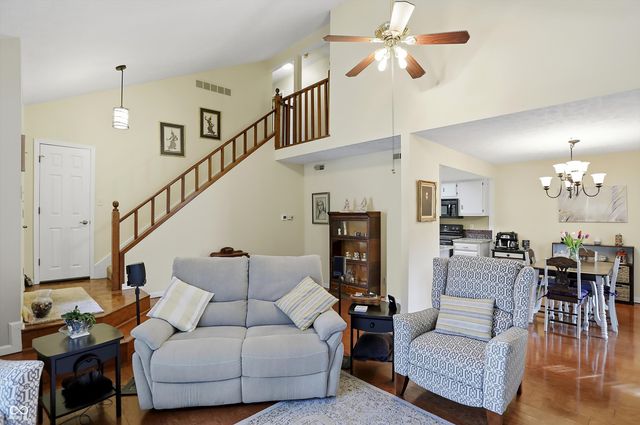 7553 Farm View Circle E, Indianapolis, IN 46256