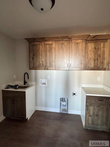 3867 E Walnut Way, Rigby, ID 83442