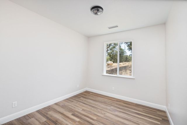 5450 Dunn Ct, Catheys Valley, CA 95306