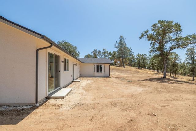 5450 Dunn Ct, Catheys Valley, CA 95306