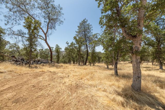 5450 Dunn Ct, Catheys Valley, CA 95306