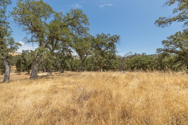 5450 Dunn Ct, Catheys Valley, CA 95306