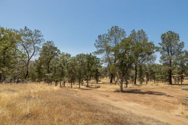 5450 Dunn Ct, Catheys Valley, CA 95306