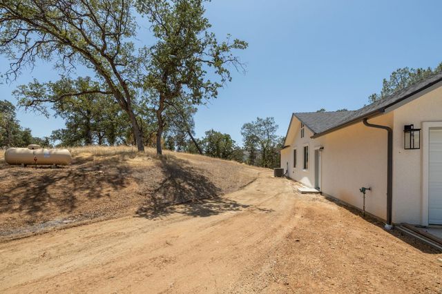 5450 Dunn Ct, Catheys Valley, CA 95306