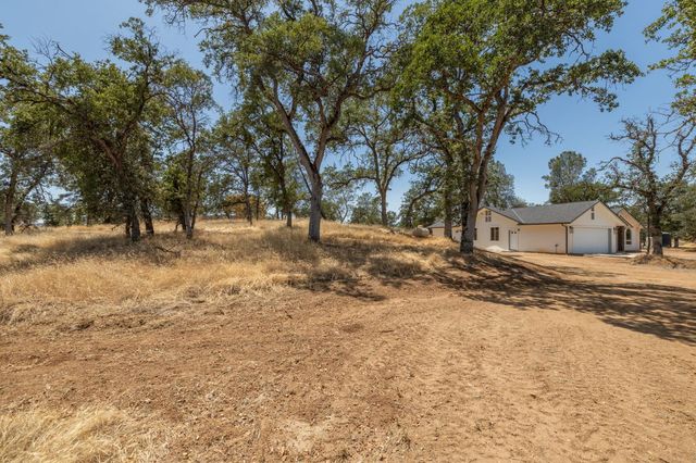 5450 Dunn Ct, Catheys Valley, CA 95306