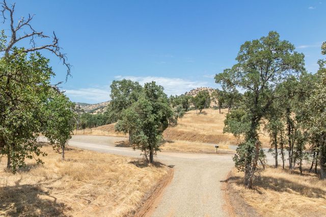 5450 Dunn Ct, Catheys Valley, CA 95306