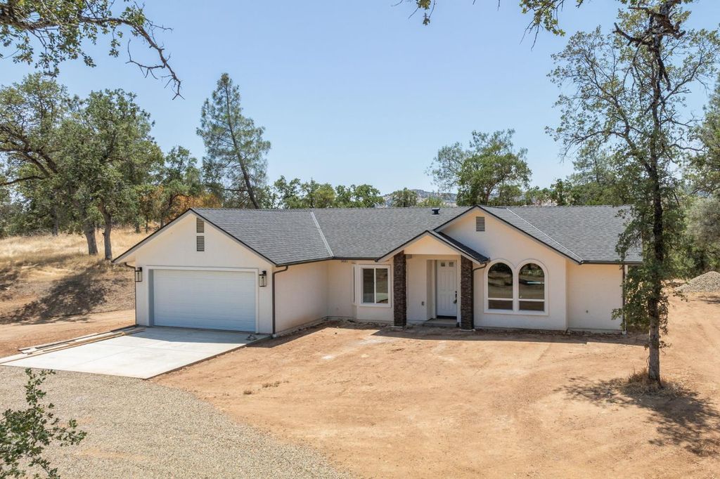 5450 Dunn Ct, Catheys Valley, CA 95306