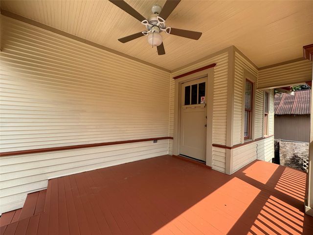 404 E 29th A, Houston, TX 77009