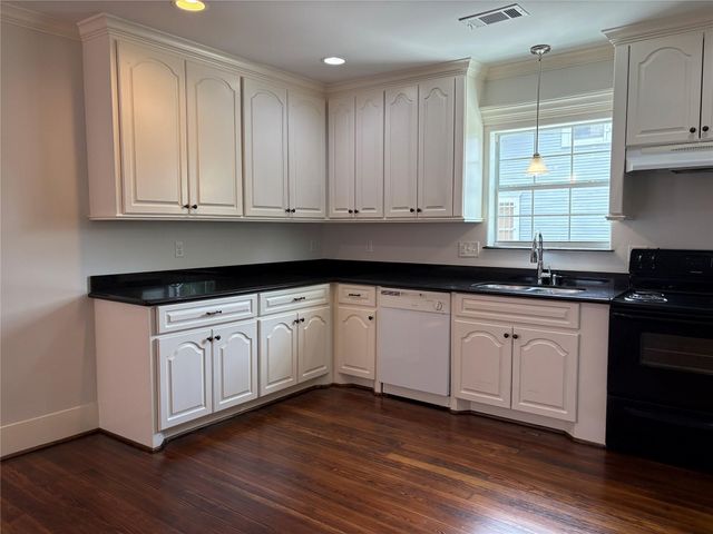 404 E 29th A, Houston, TX 77009