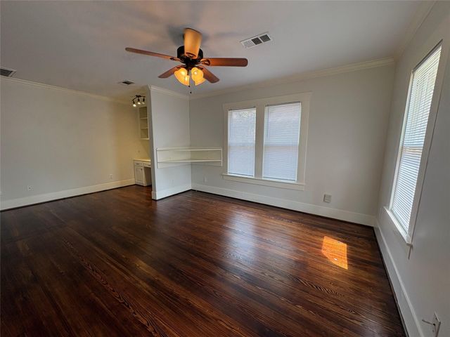 404 E 29th A, Houston, TX 77009