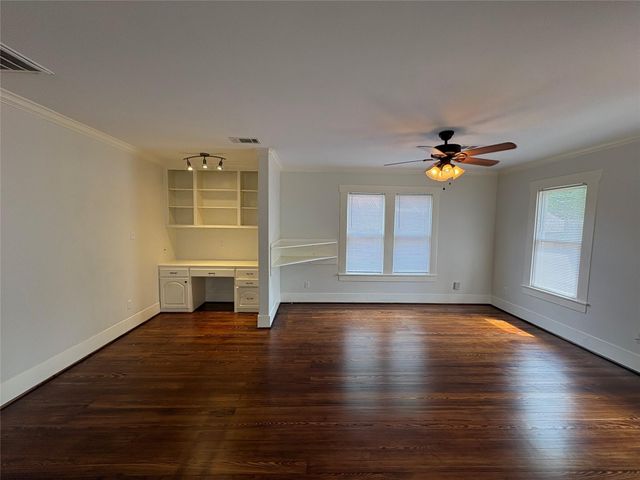 404 E 29th A, Houston, TX 77009