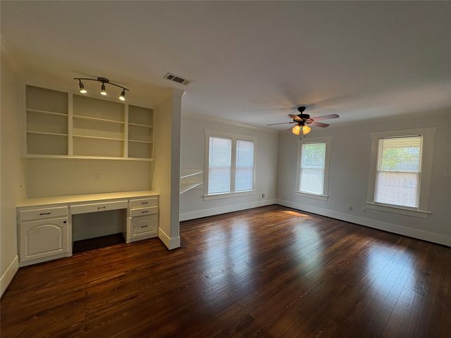 404 E 29th A, Houston, TX 77009