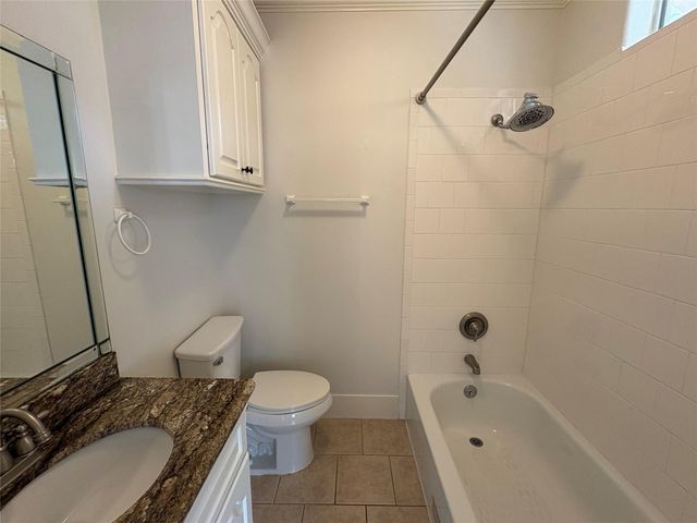 404 E 29th A, Houston, TX 77009