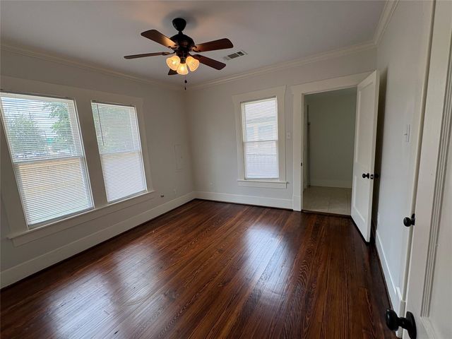 404 E 29th A, Houston, TX 77009