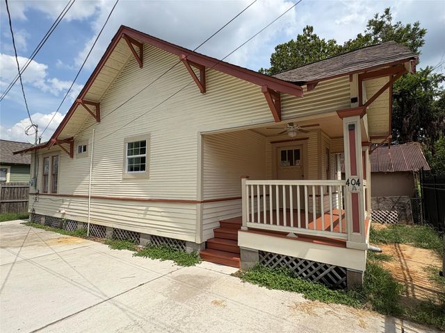 404 E 29th A, Houston, TX 77009