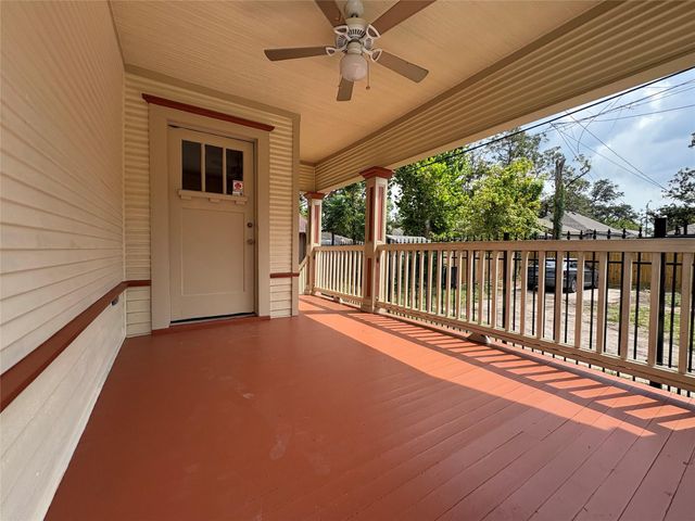 404 E 29th A, Houston, TX 77009