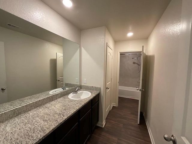 172 Allington CIR, Jarrell, TX 76537