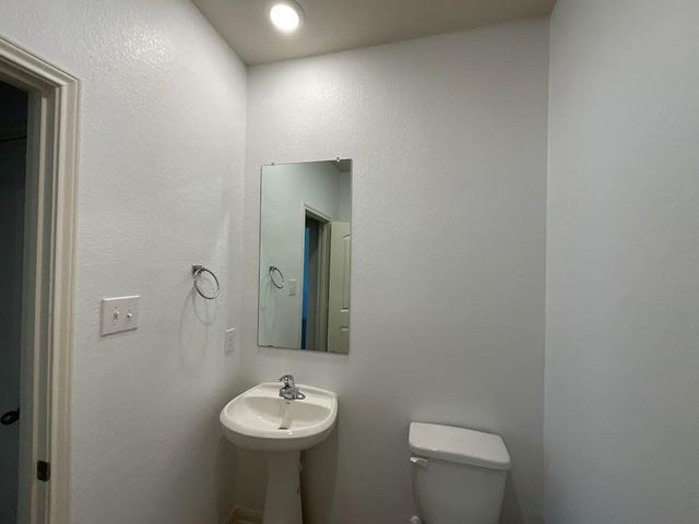 172 Allington CIR, Jarrell, TX 76537