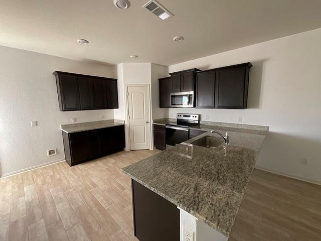 172 Allington CIR, Jarrell, TX 76537