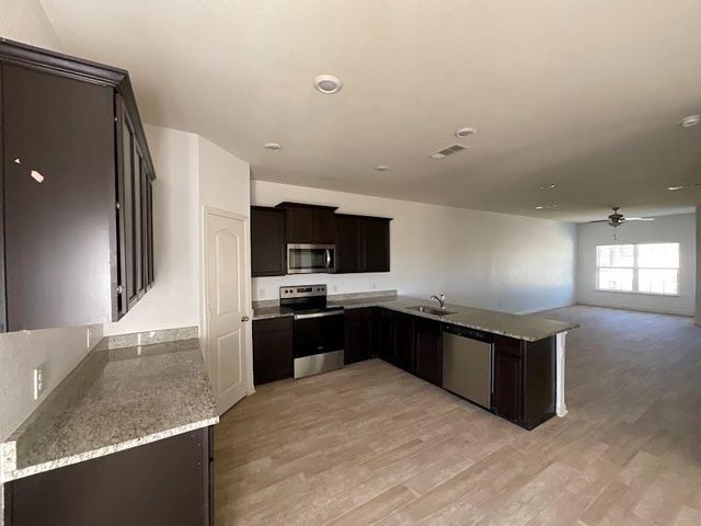 172 Allington CIR, Jarrell, TX 76537