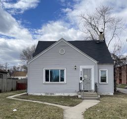 5281 N Teutonia AVENUE, Milwaukee, WI 53209