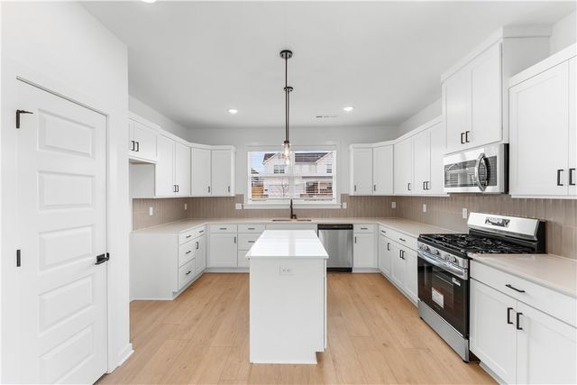 6002 SW Bear Creek Avenue, Bentonville, AR 72713