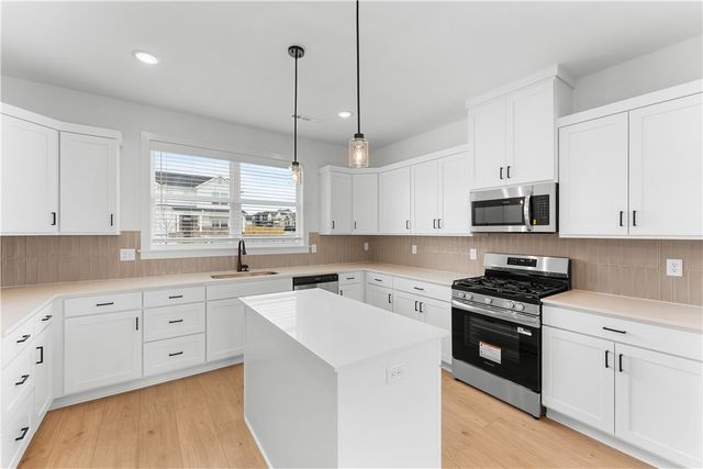 6002 SW Bear Creek Avenue, Bentonville, AR 72713
