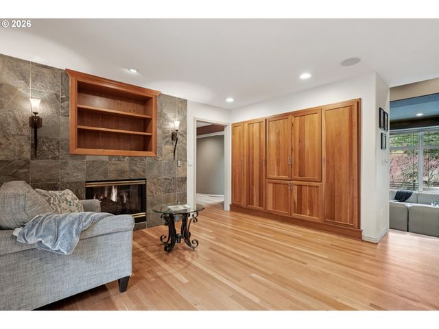 281 Se 41ST Ct, Gresham, OR 97080