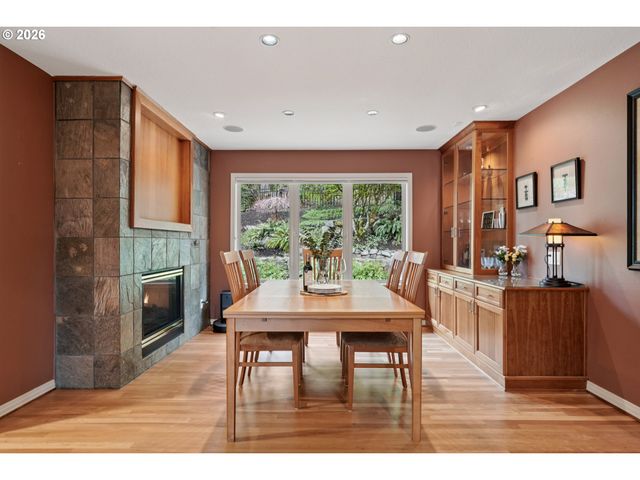 281 Se 41ST Ct, Gresham, OR 97080