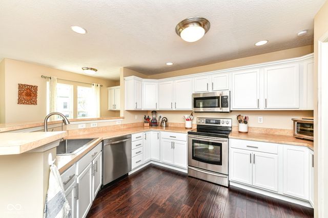 11141 Craycroft Court, Fishers, IN 46038