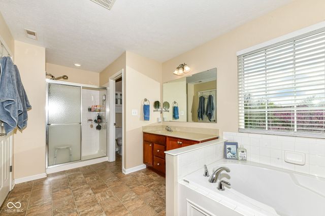 11141 Craycroft Court, Fishers, IN 46038