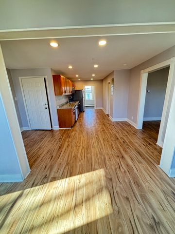 713 Metropolitan Ave 2, Boston, MA 02136
