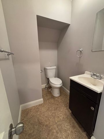 713 Metropolitan Ave 2, Boston, MA 02136
