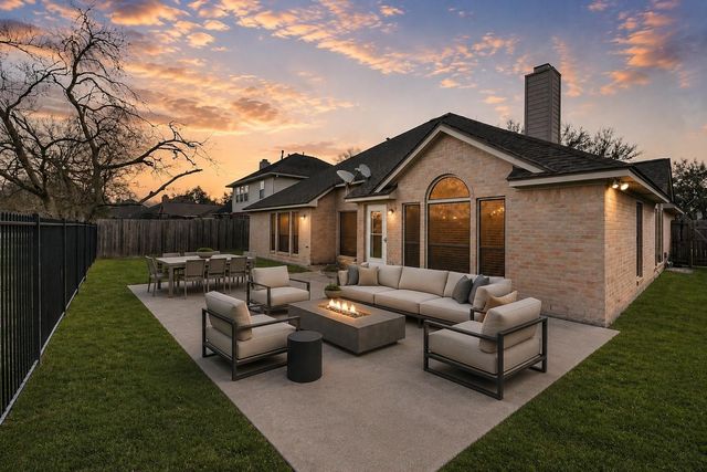 153 Greenridge Circle, League City, TX 77573