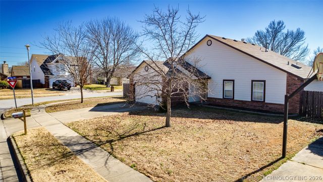 4403 W Madison Place, Broken Arrow, OK 74012