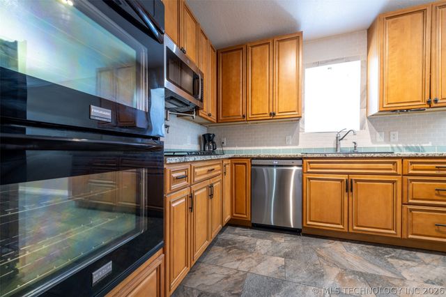 4403 W Madison Place, Broken Arrow, OK 74012