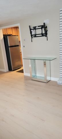 69 Nyack B, Watertown, MA 02472