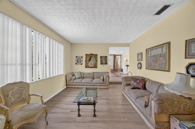 11405 SW 32nd Street, Miami, FL 33165