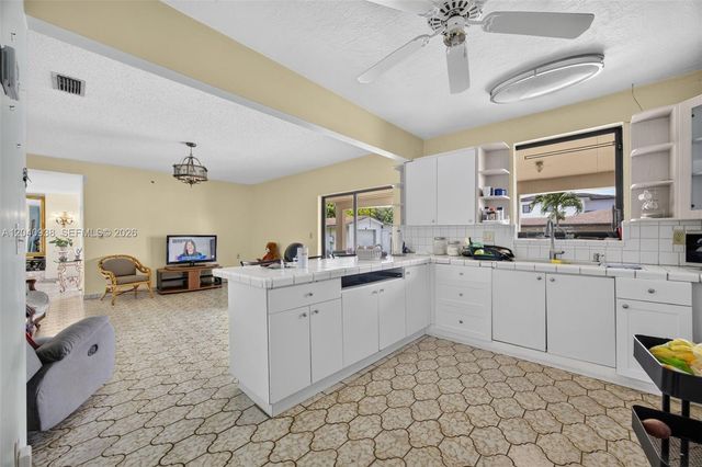 11405 SW 32nd Street, Miami, FL 33165