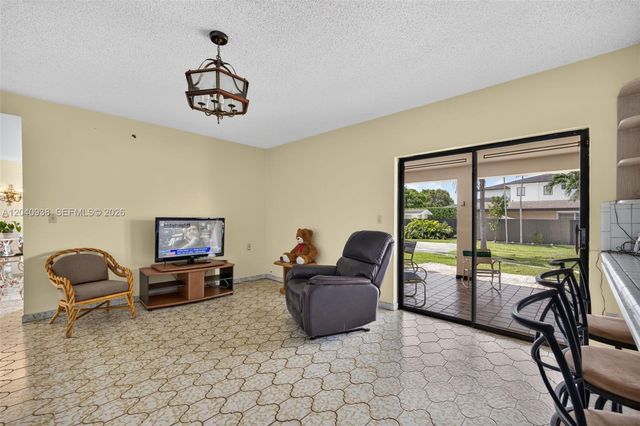 11405 SW 32nd Street, Miami, FL 33165