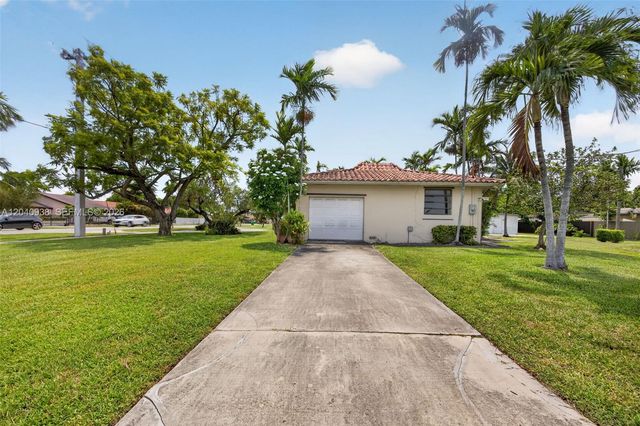 11405 SW 32nd Street, Miami, FL 33165